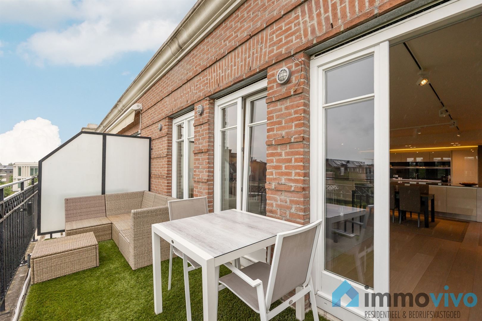 Recent ruim dakappartement met 2 slaapkamers, 2 badkamers en ruim terras foto 10