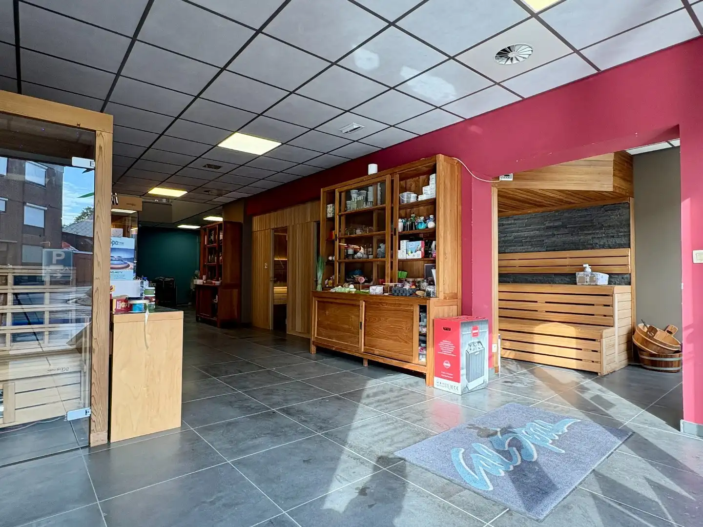 Unieke wellness met uitgebreide faciliteiten en commerciële mogelijkheden te koop in Kuurne! foto 10