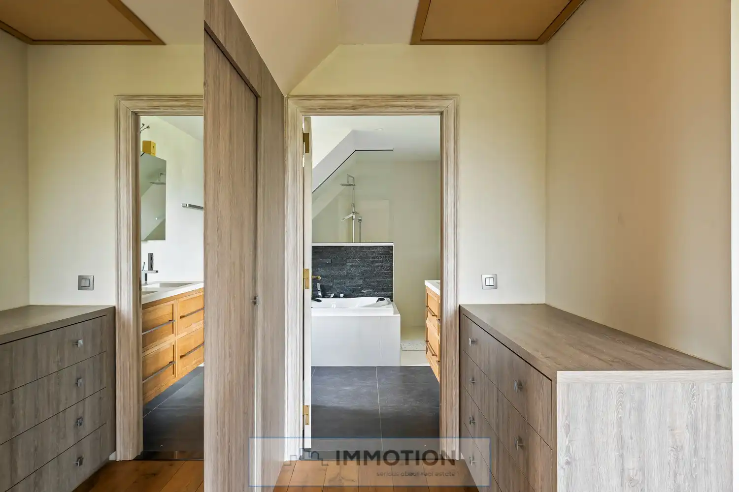 Niké's Hof - Paardenstoeterij met landelijke villa op 3,4 ha foto 14