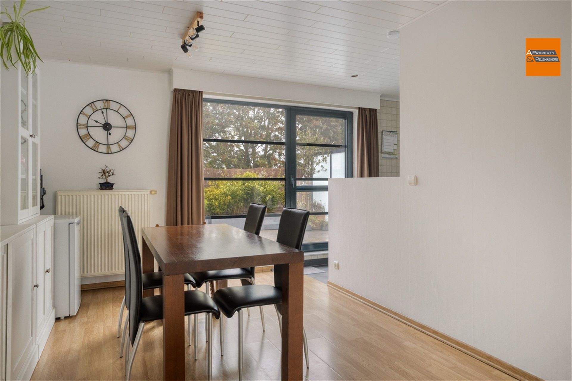 Duplex/triplex foto {{pictureIndex}}