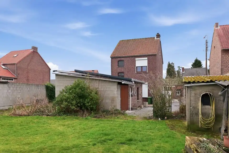 TE RENOVEREN GEZINSWONING OP EEN MOOI PERCEEL IN ZEPPEREN foto 6