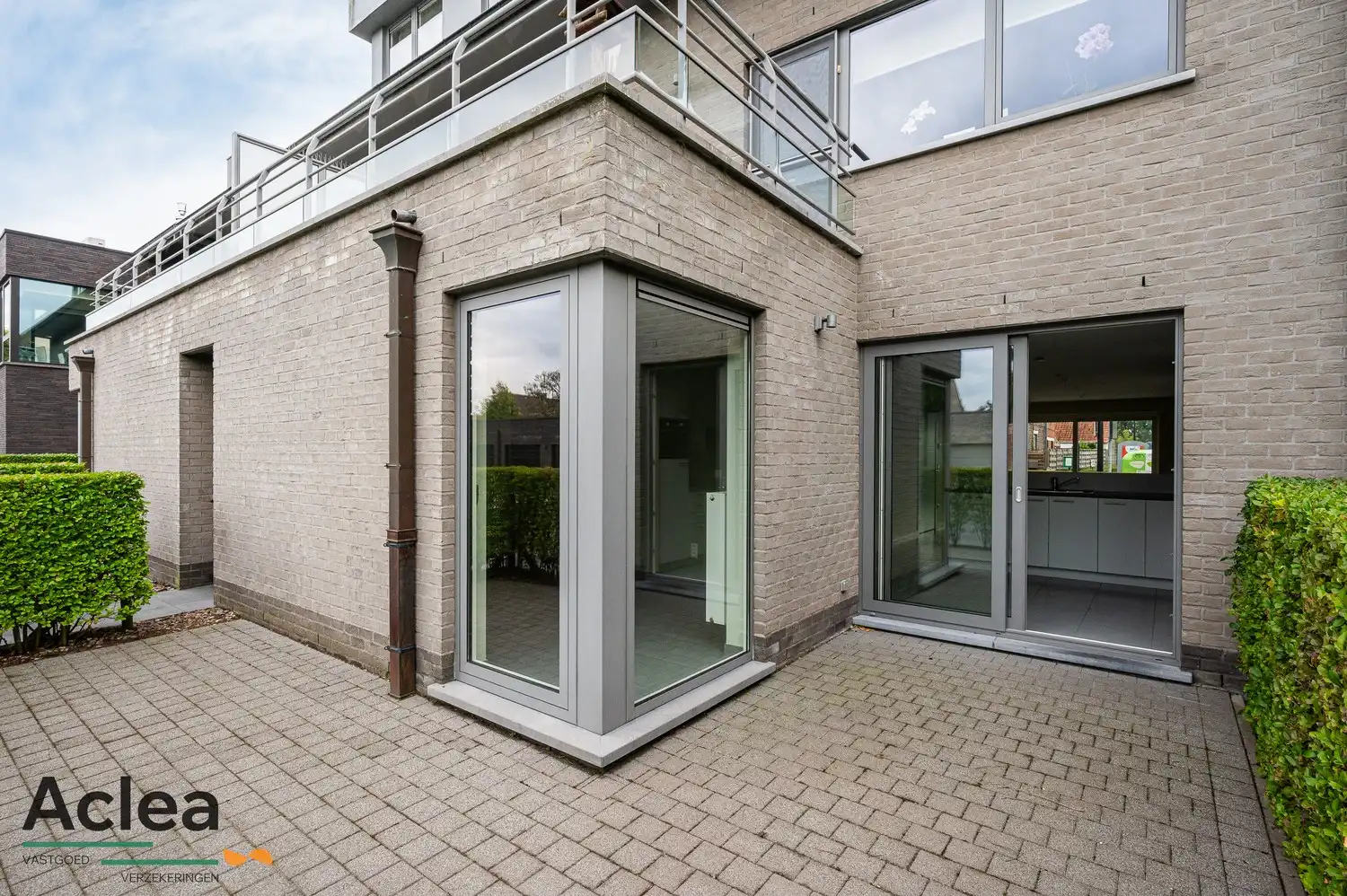 Ruim lichtrijk gelijkvloers appartement met 2 terrassen en garage foto 10