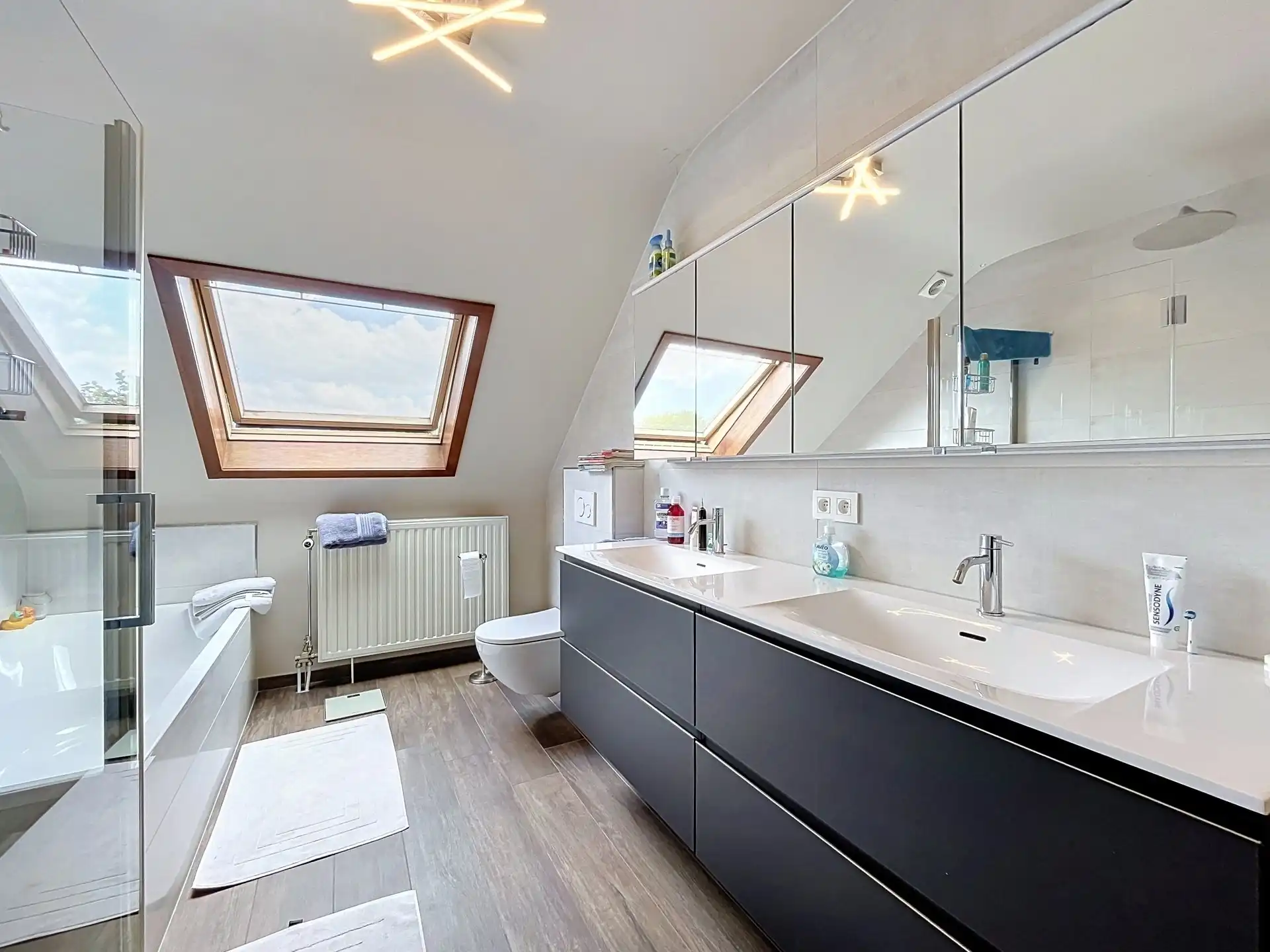 Recente open bebouwing met 5 slaapkamers! foto 19