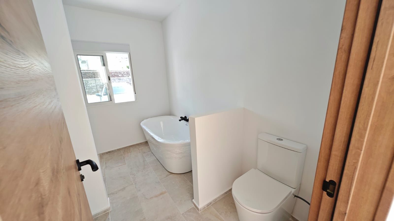 Ruime woning op toplocatie! foto 15
