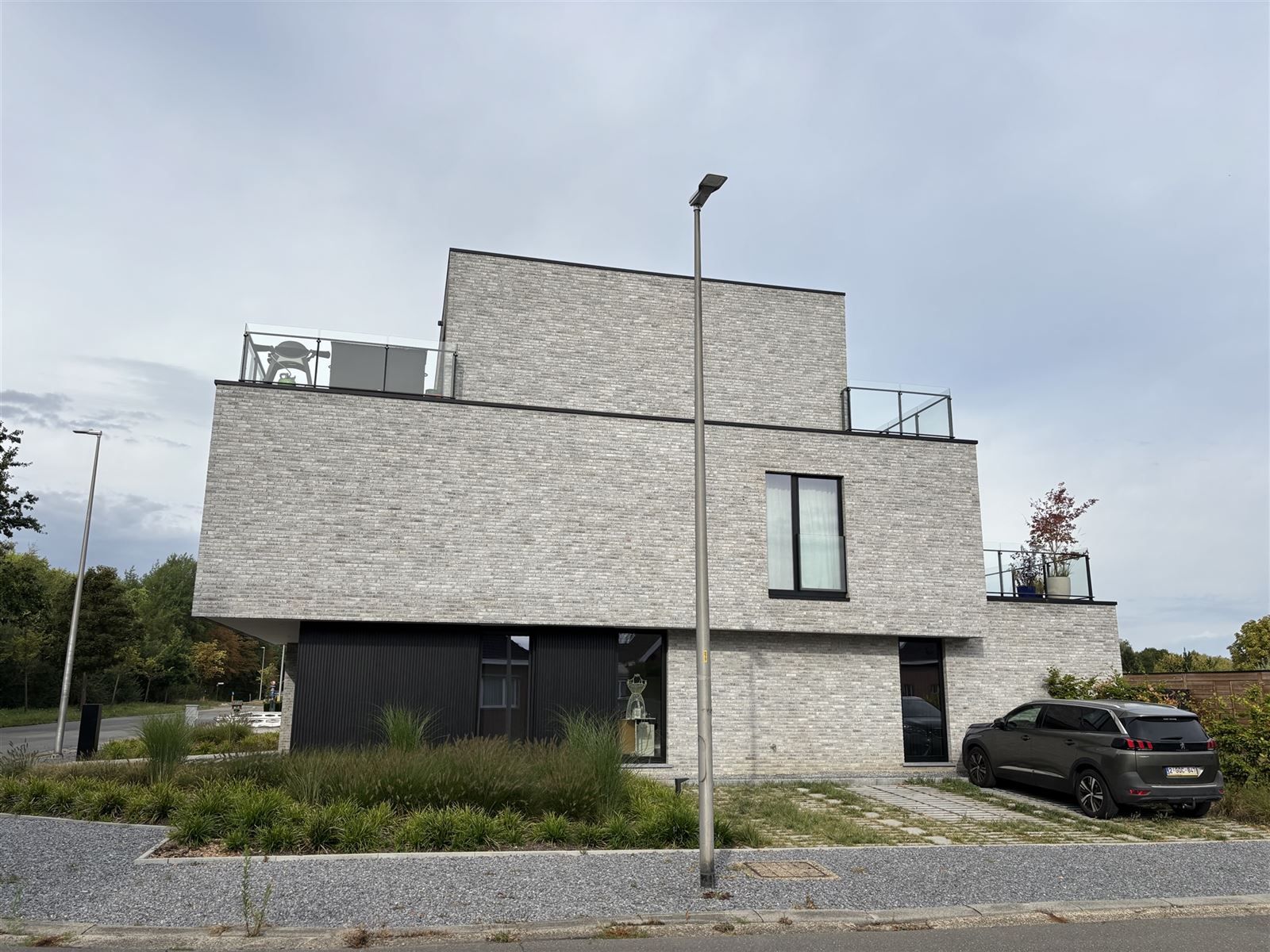 Gelijkvloers appartement met 2 slaapkamers en tuin foto 2