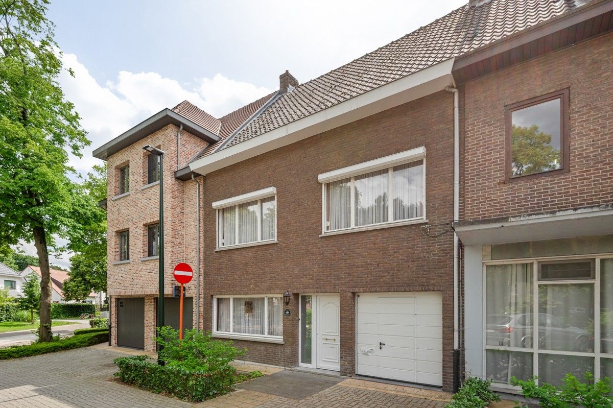 Op te frissen/te renoveren woning met potentieel op toplocatie in Schilde foto 2