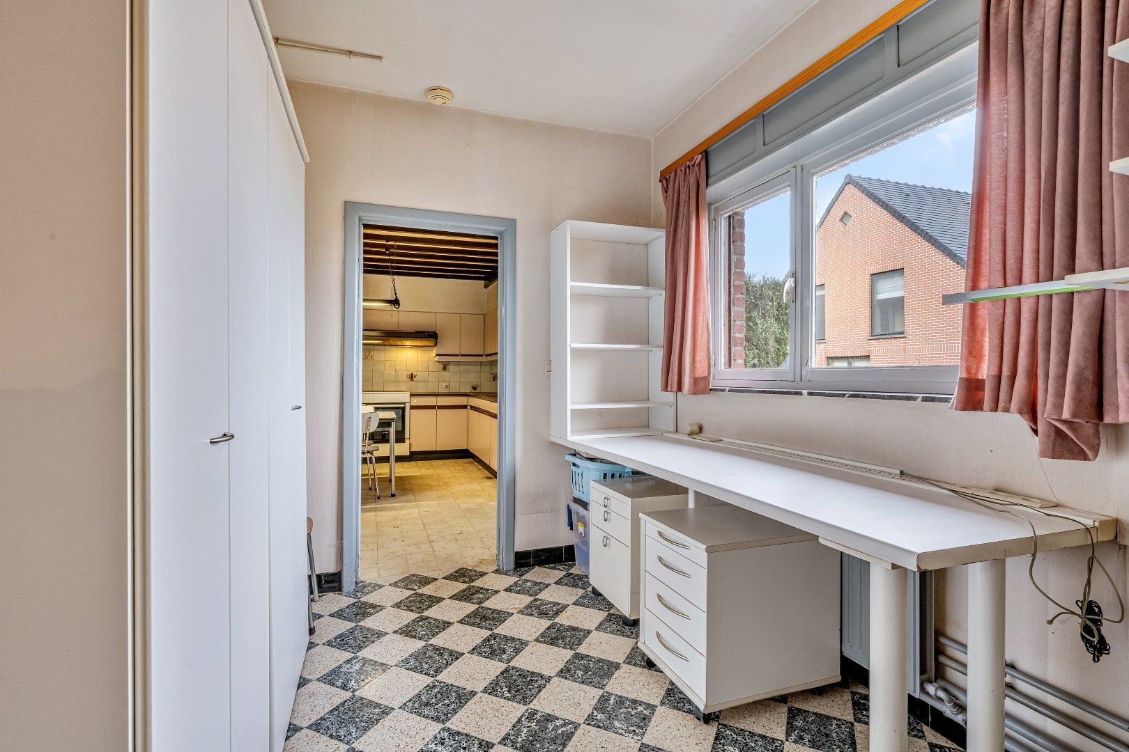 Te renoveren villa met veel potentieel en landelijke charme foto 12