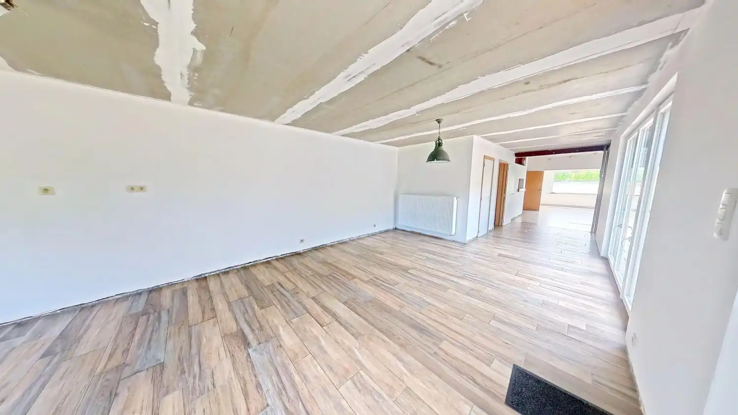 Ruime woning met 4 slaapkamers! foto 6