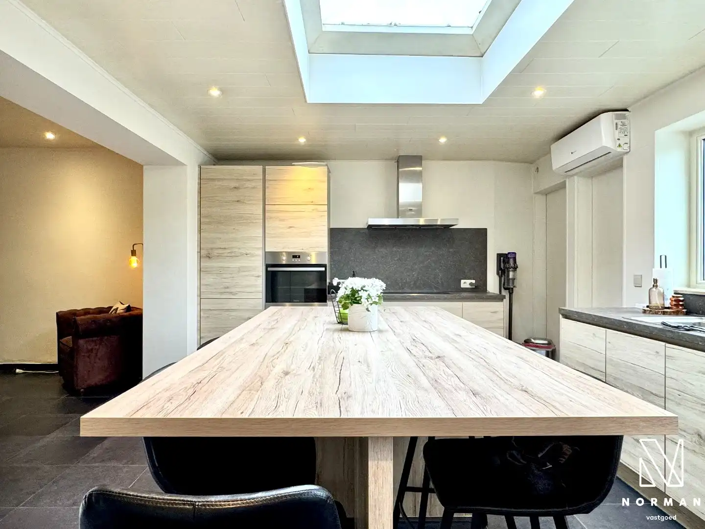 Woning met 4 slaapkamers, tuin en garage te koop in centrum Kuurne! foto 10