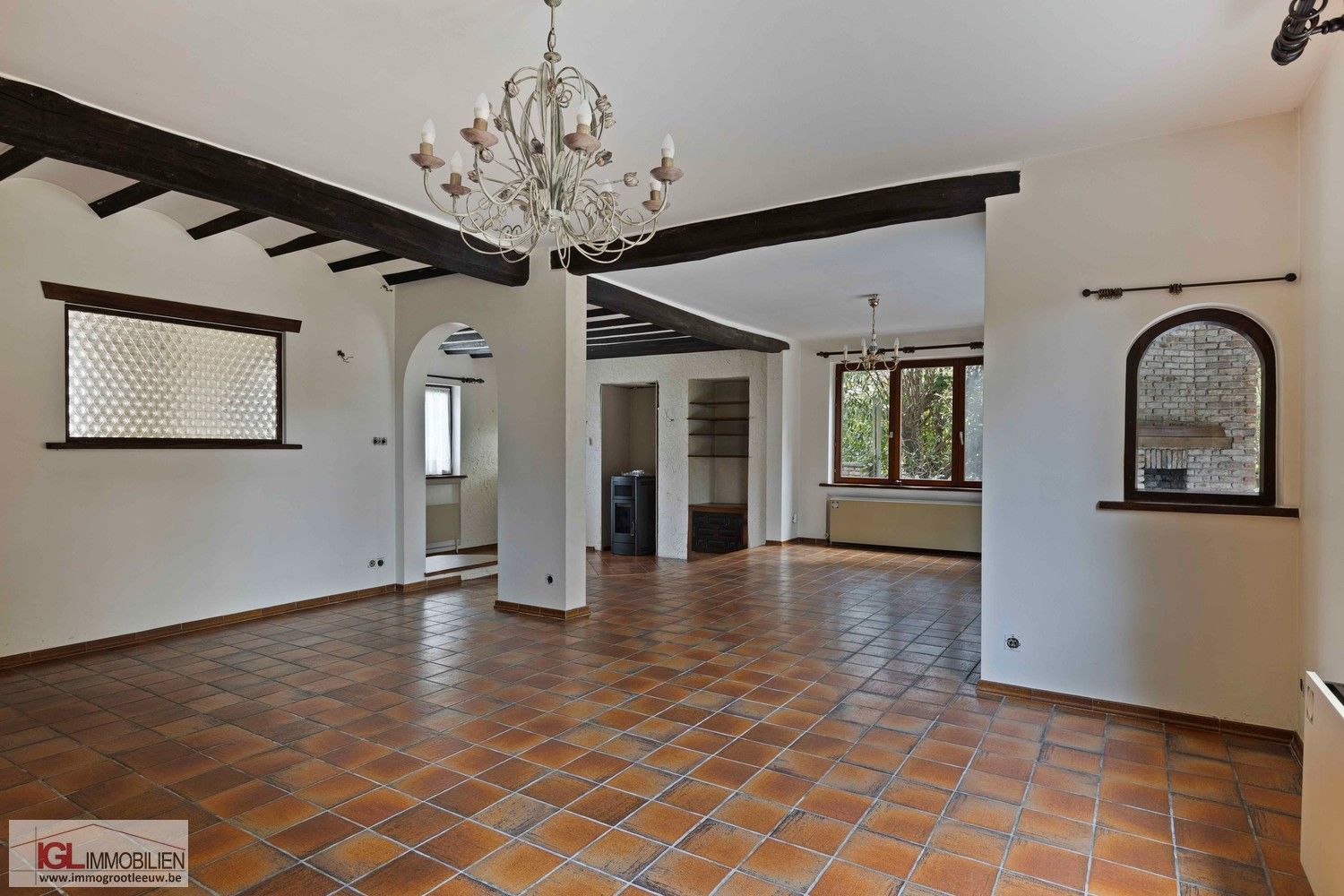 Ruime villa met potentieel op toplocatie in Huizingen foto 3