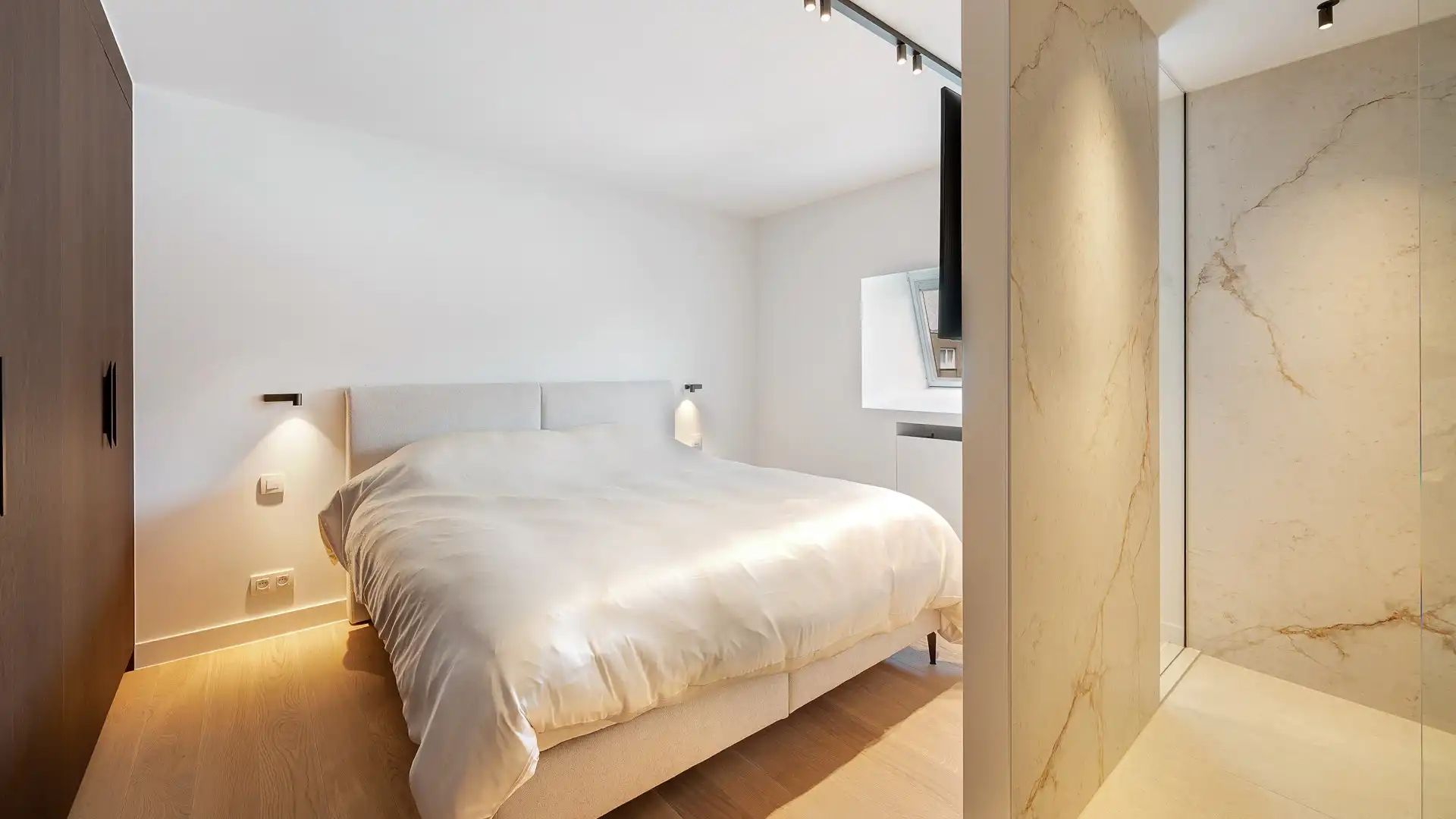 Exclusief gerenoveerd duplex-appartement met zonneterras op wandelafstand van het Albertstrand foto 19