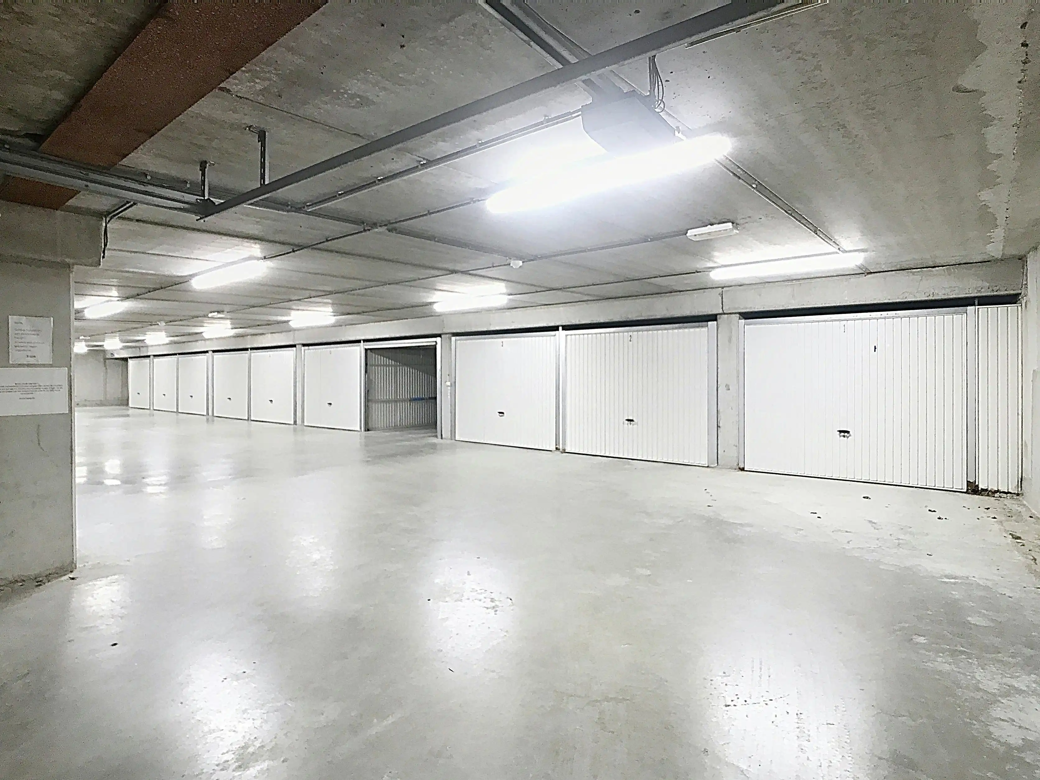 Ruime garagebox op topligging te Duinenweg! foto 11