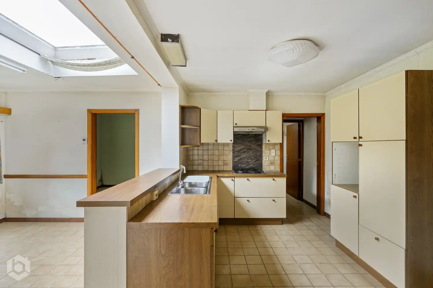 Te renoveren halfopen bebouwing met 3 slaapkamers en garage in Walem foto 4