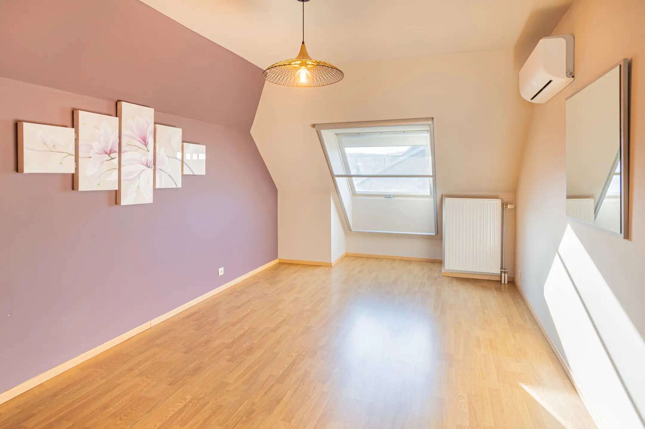 Ruim 2 slaapkamer dakappartement met terras en garage  foto 9