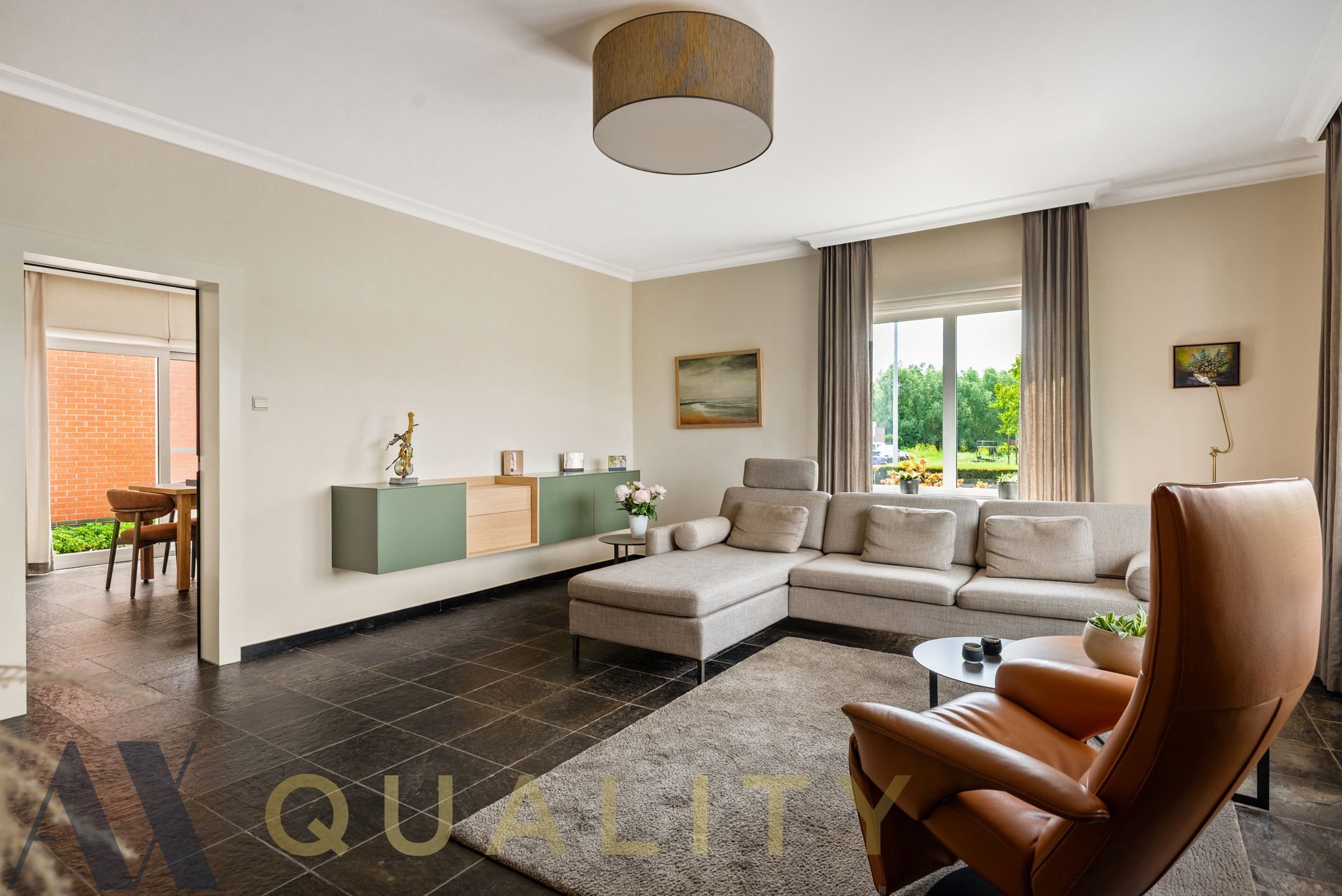 Instapklare villa/bungalow met aansluitend een kantoorruimte/handelsgelijkvloers op ruim perceel van +/- 30 are. Meerdere parkeerplaatsen foto 9