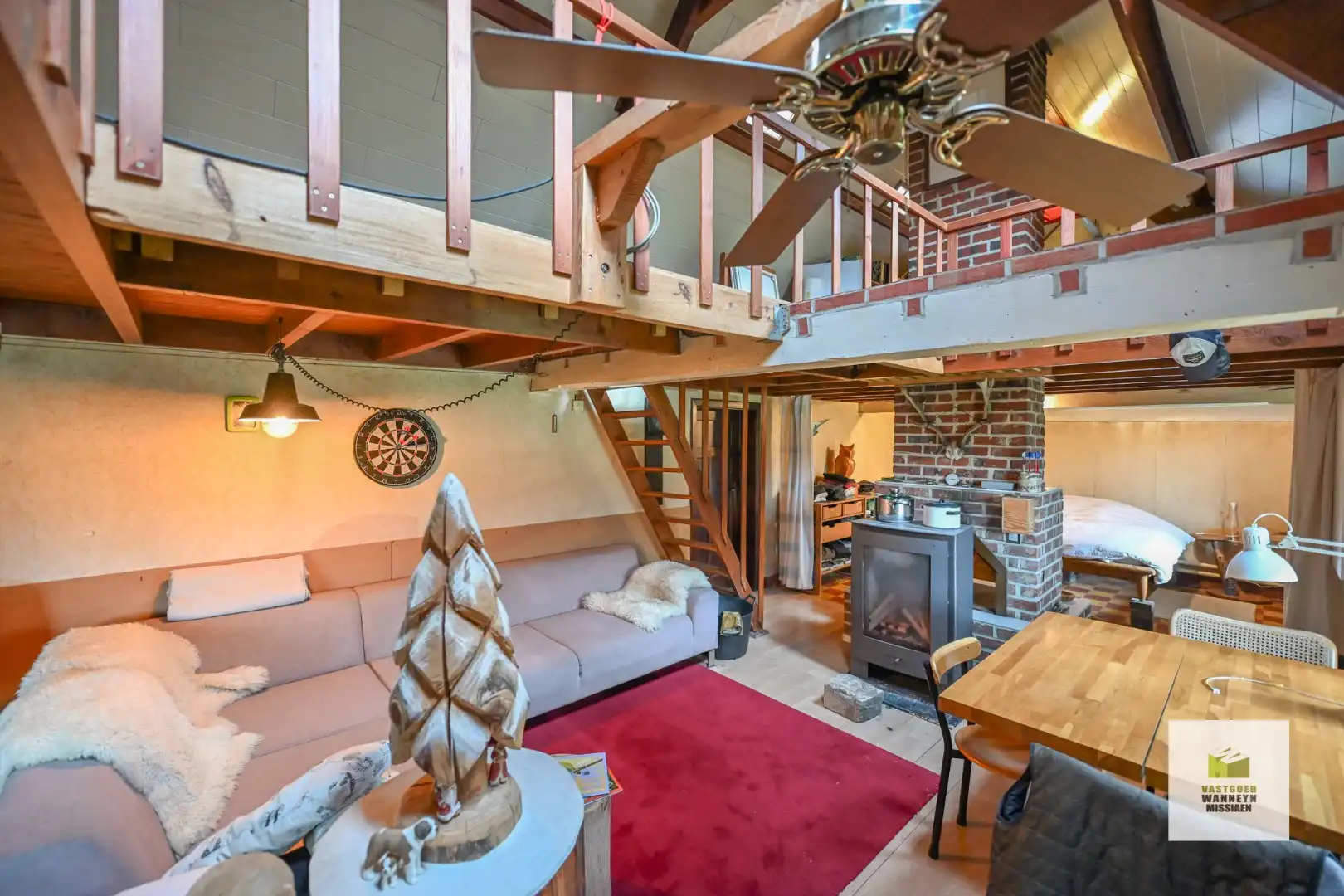 Voormalige hoeve met verkregen functiewijziging op terrein van 4.217 m2 foto 12