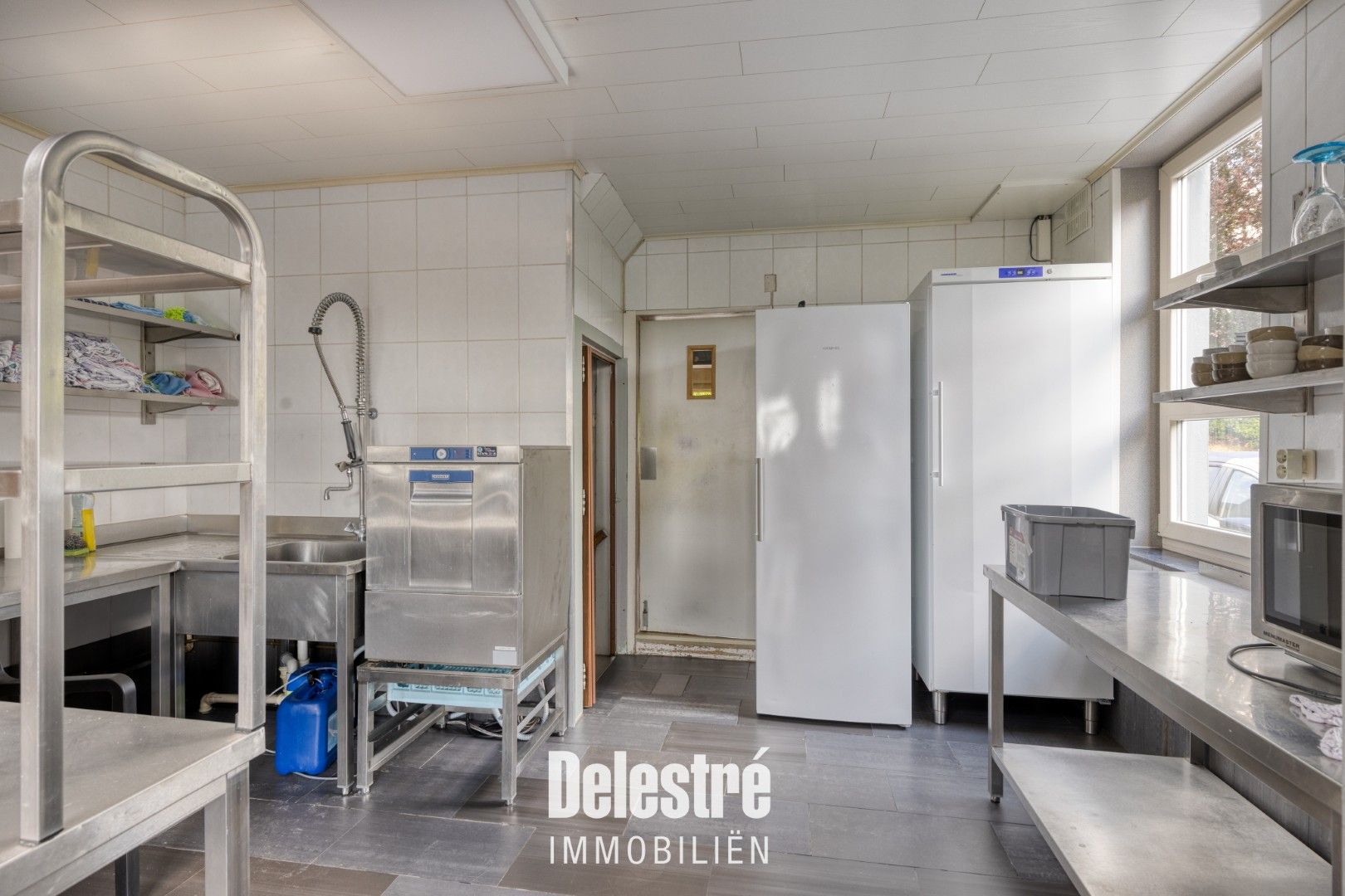 SOLIDE GEBOUW MET UITZONDERLIJKE OPP. 441 M2 foto 19