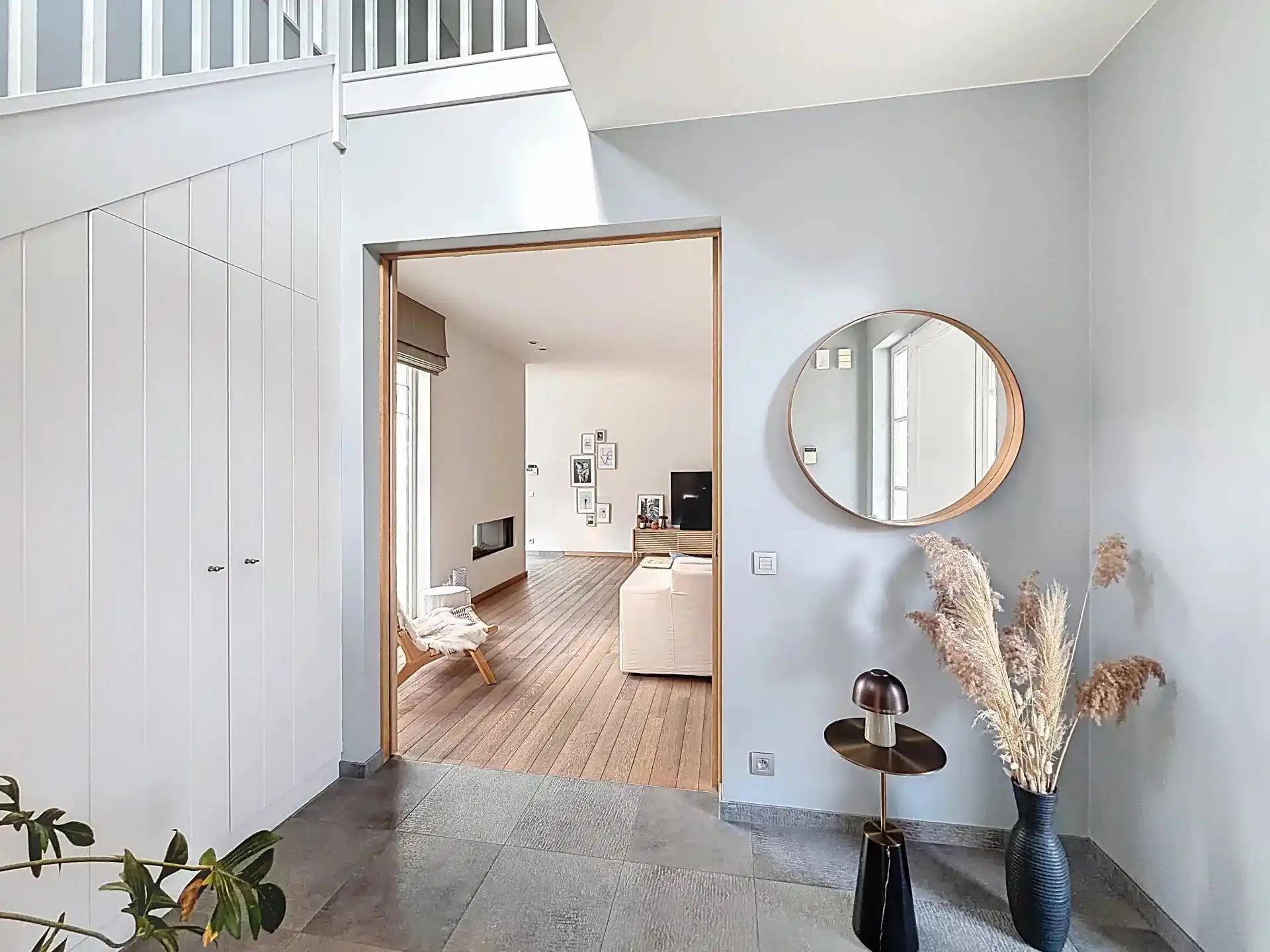 Prachtige luxueus ingerichte woning met 4 slaapkamers en 2 badkamers op een mooi perceel met bijgebouw. foto 7