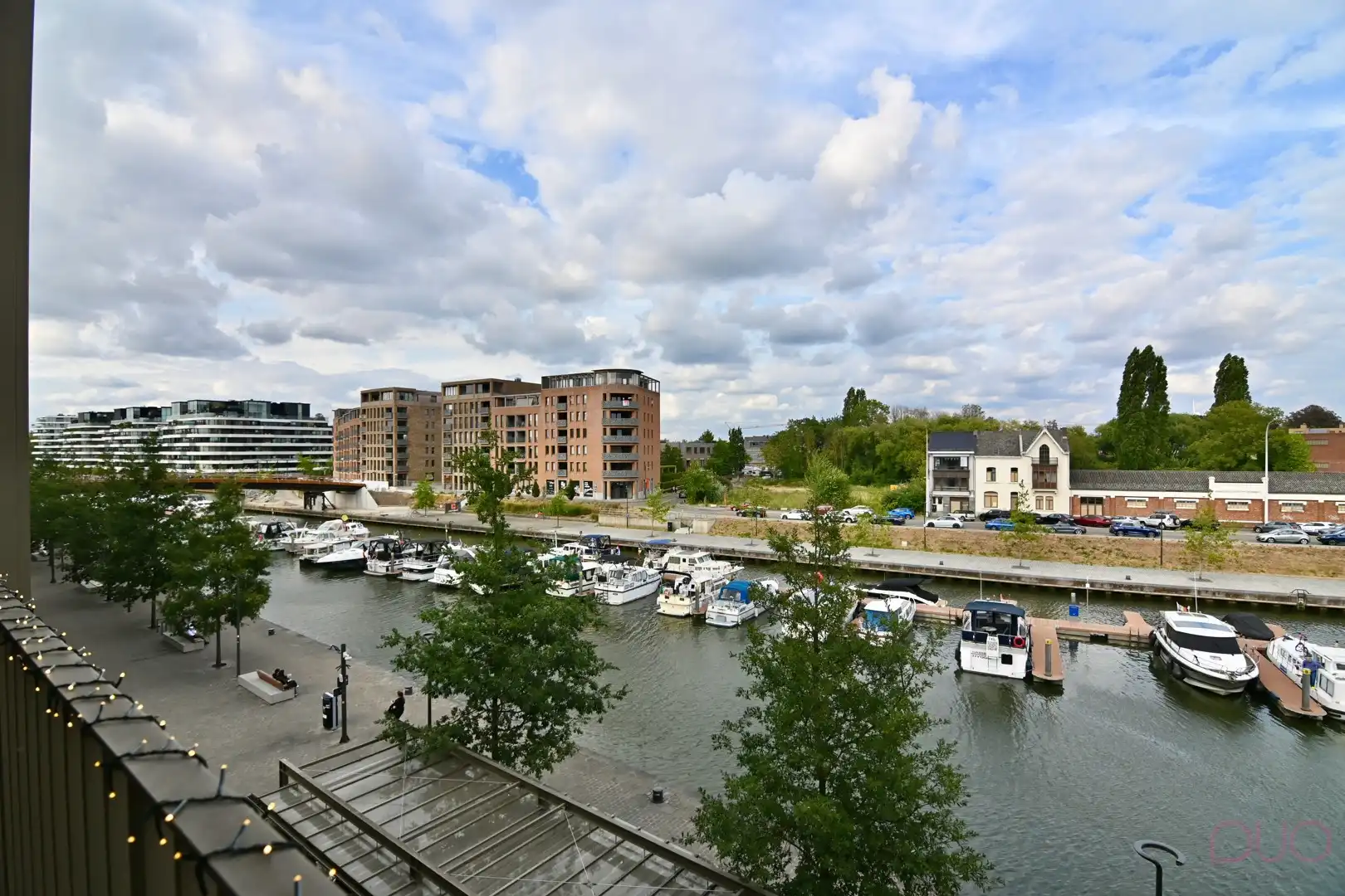 Wonen aan het water, midden in het bruisende hart van Hasselt – perfect bereikbaar en volledig instapklaar! foto 24