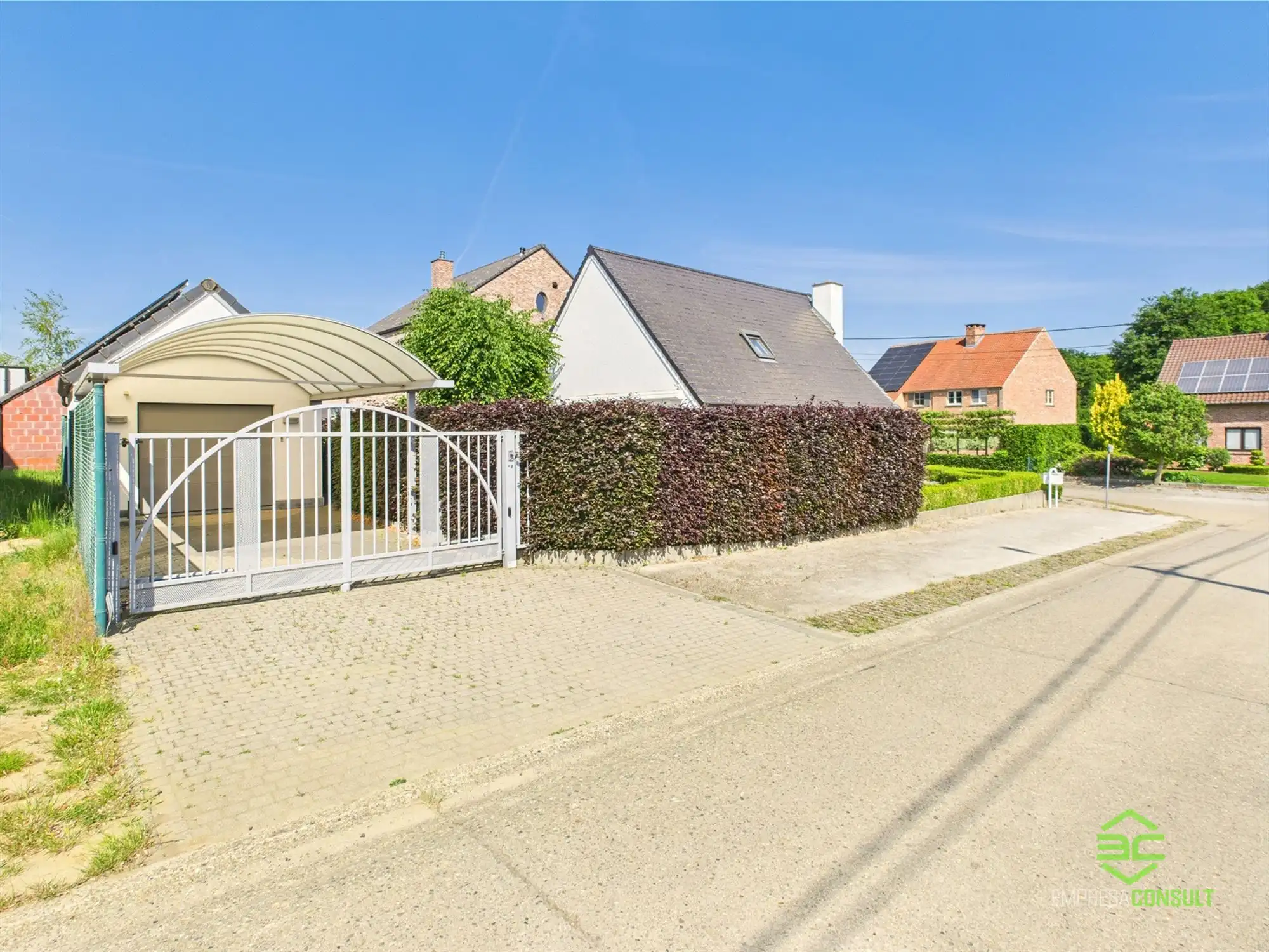 Instapklare gezinswoning met 3 slpk in Linkhout! foto 30