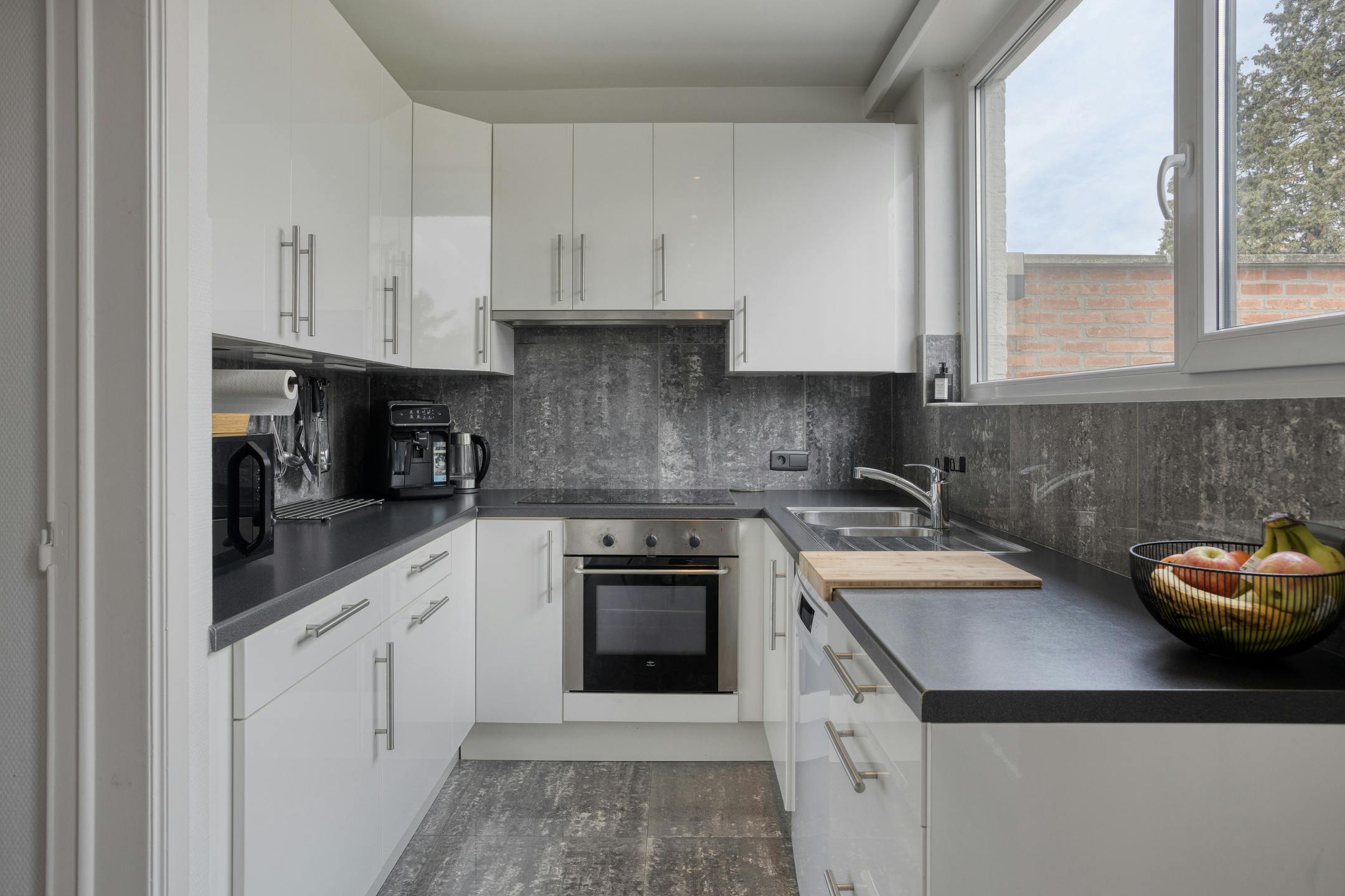 Instapklaar huis te koop in de "Vogeltjeswijk" te Merksem foto 18