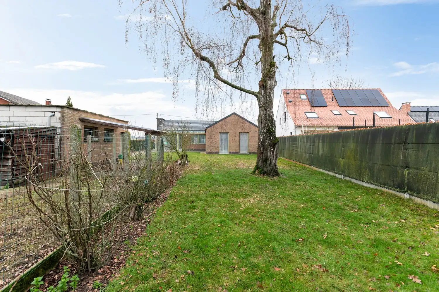 Vrijstaande laagbouw met 2 garages in rustige wijk te Zoersel! foto 17