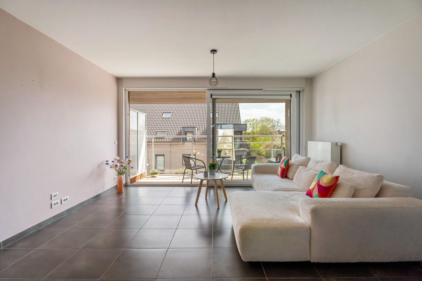 Recent appartement met twee slaapkamers en zonneterras op wandelafstand van centrum Tielt! foto 2