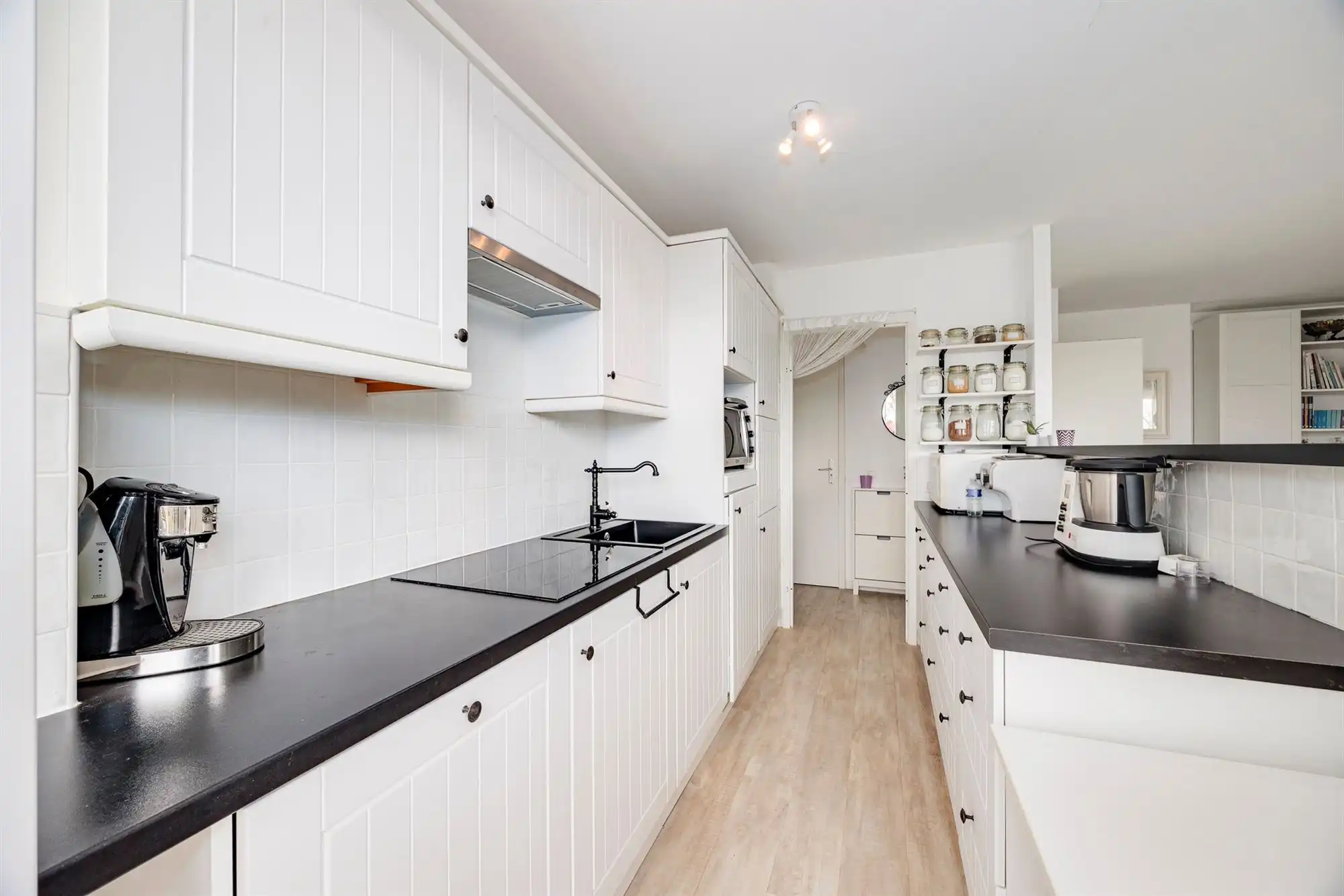 Gerenoveerd 1-slaapappartement met terras te Edegem foto 7