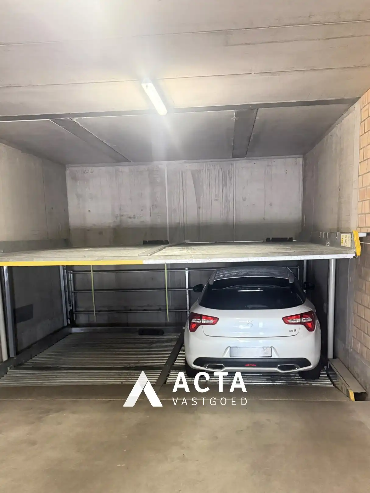 Privatieve autostaanplaats in centrum Oostende foto 2
