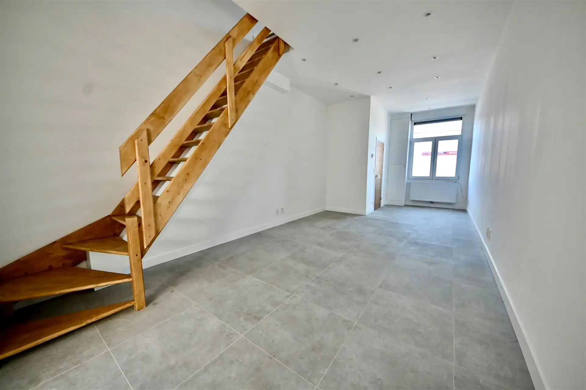 Gerenoveerde woning met 2 slaapkamers (garage optioneel). foto 4