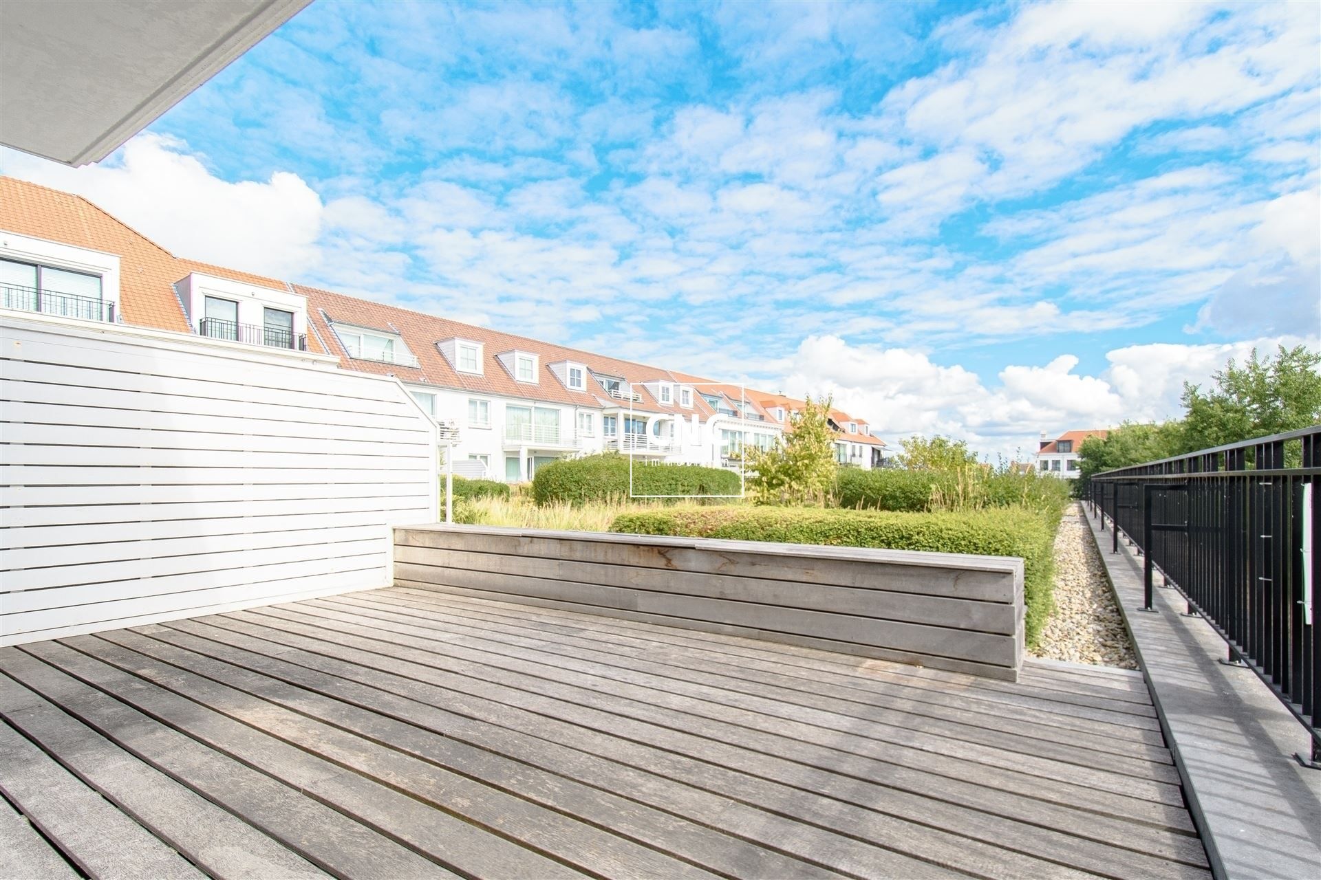 Zuidgericht appartement met ruim terras en 2 slaapkamers foto 3