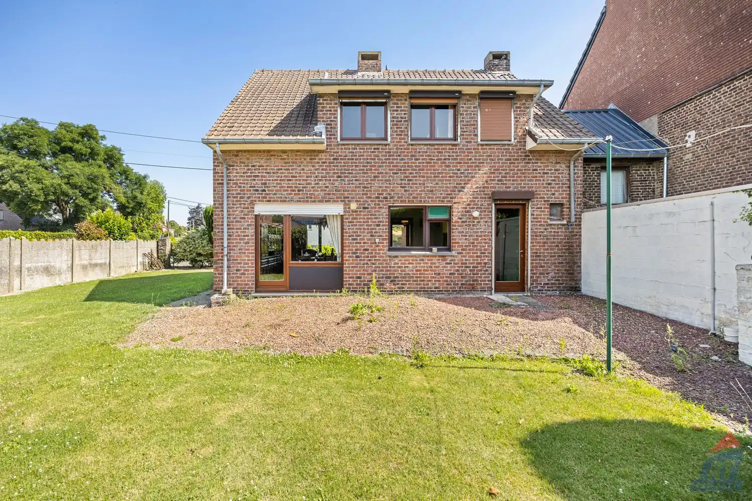 Rustig gelegen halfopen bebouwing met ruime tuin en tal van renovatiemogelijkheden foto 18