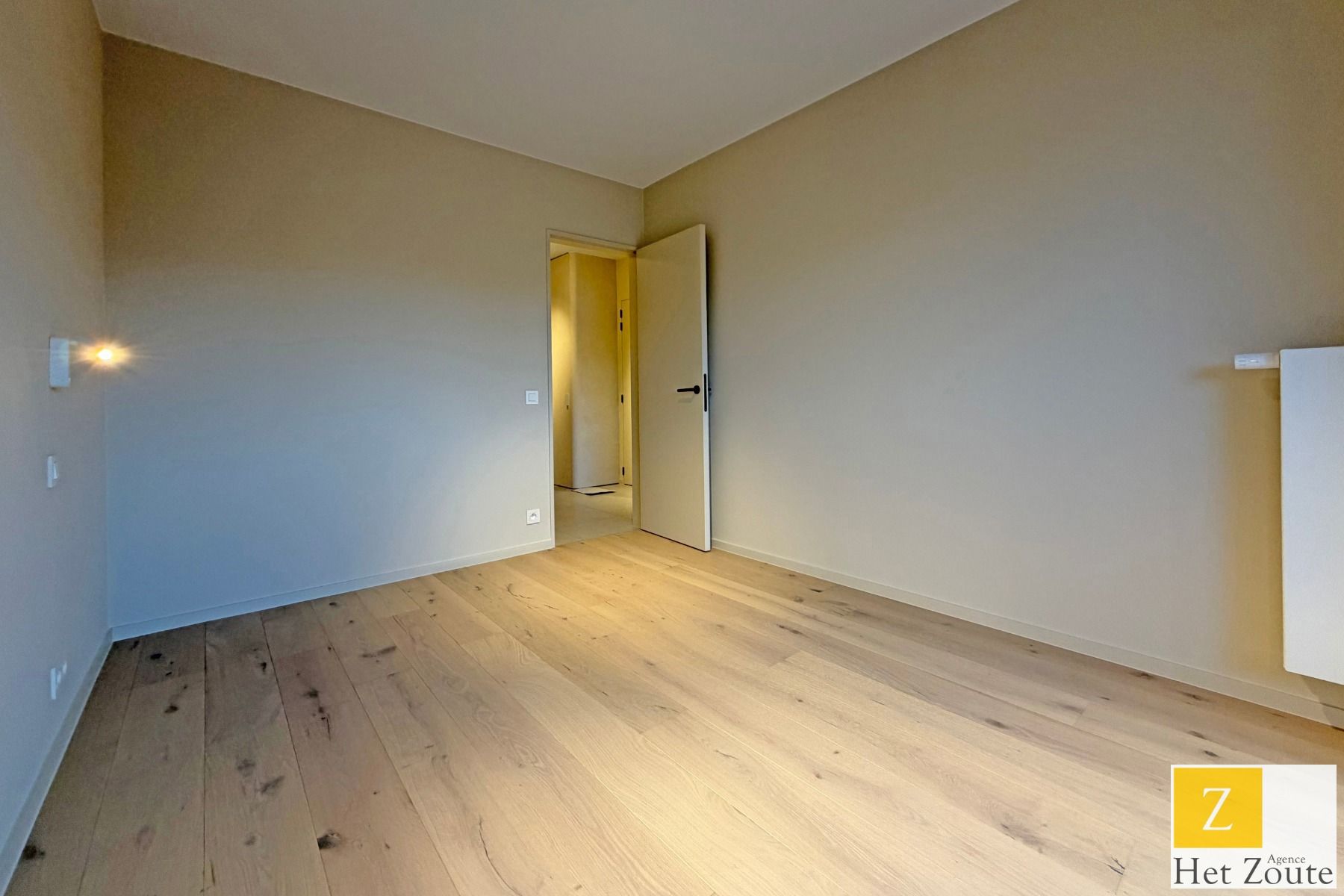 Gerenoveerd app - vlakbij Zeedijk - inclusief staanplaats foto 14