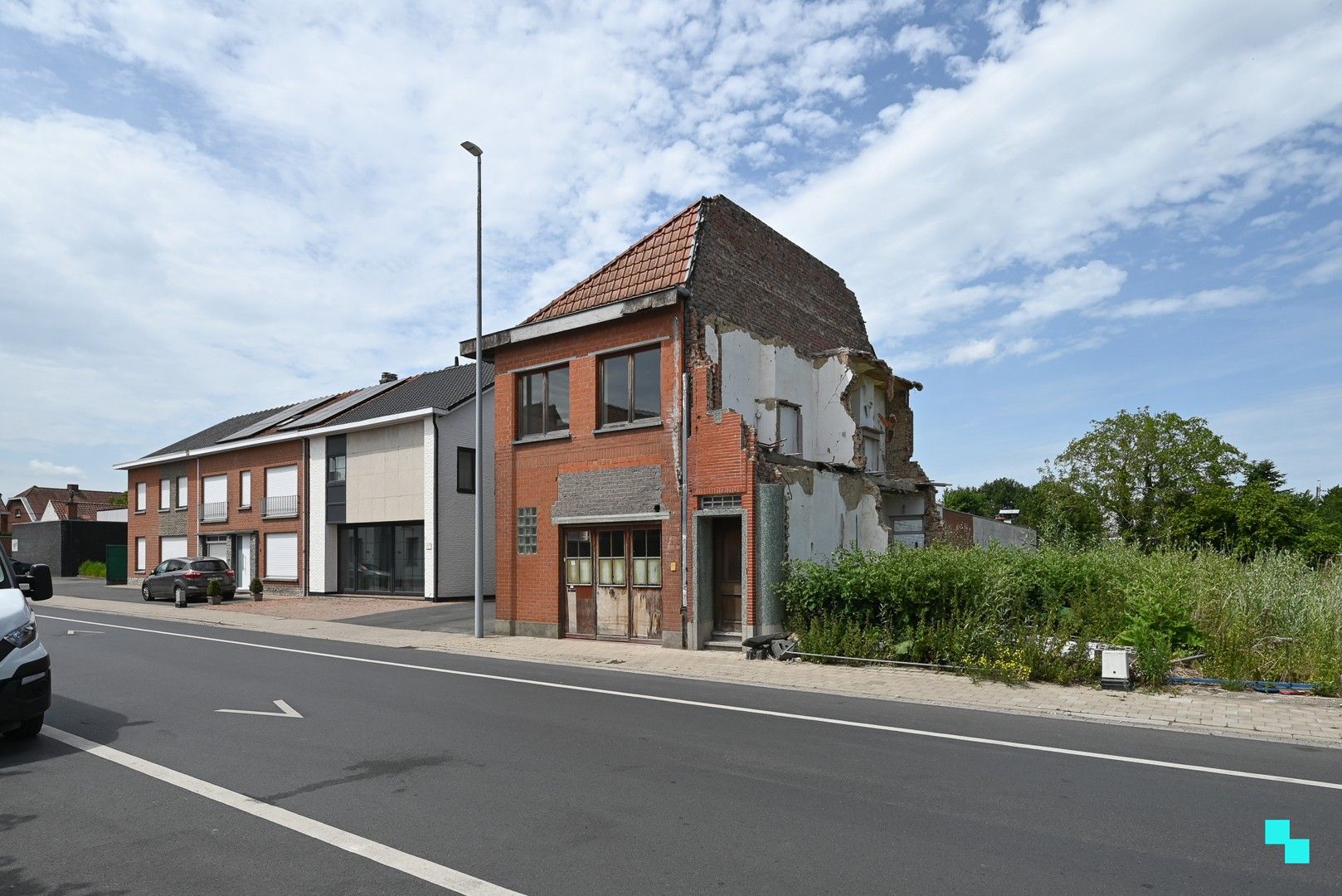 Bedrijfsgebouw met bovenliggend appartement te Sint-Eloois-Winkel foto 23