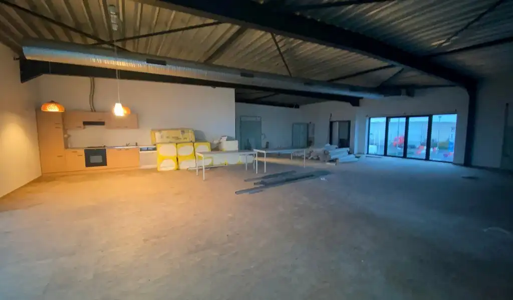 Bedrijfsgebouw te huur vlakbij E17 te Waregem foto 12