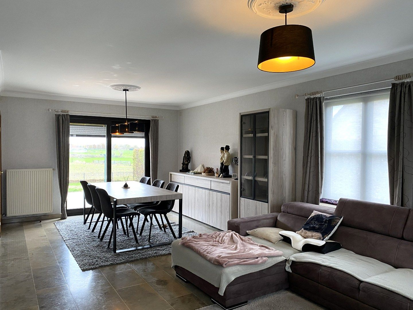 ALLEENSTAANDE WONING MET 3 SLAAPKAMERS | GARAGE EN TUIN IN RUSTIGE WOONWIJK foto 3