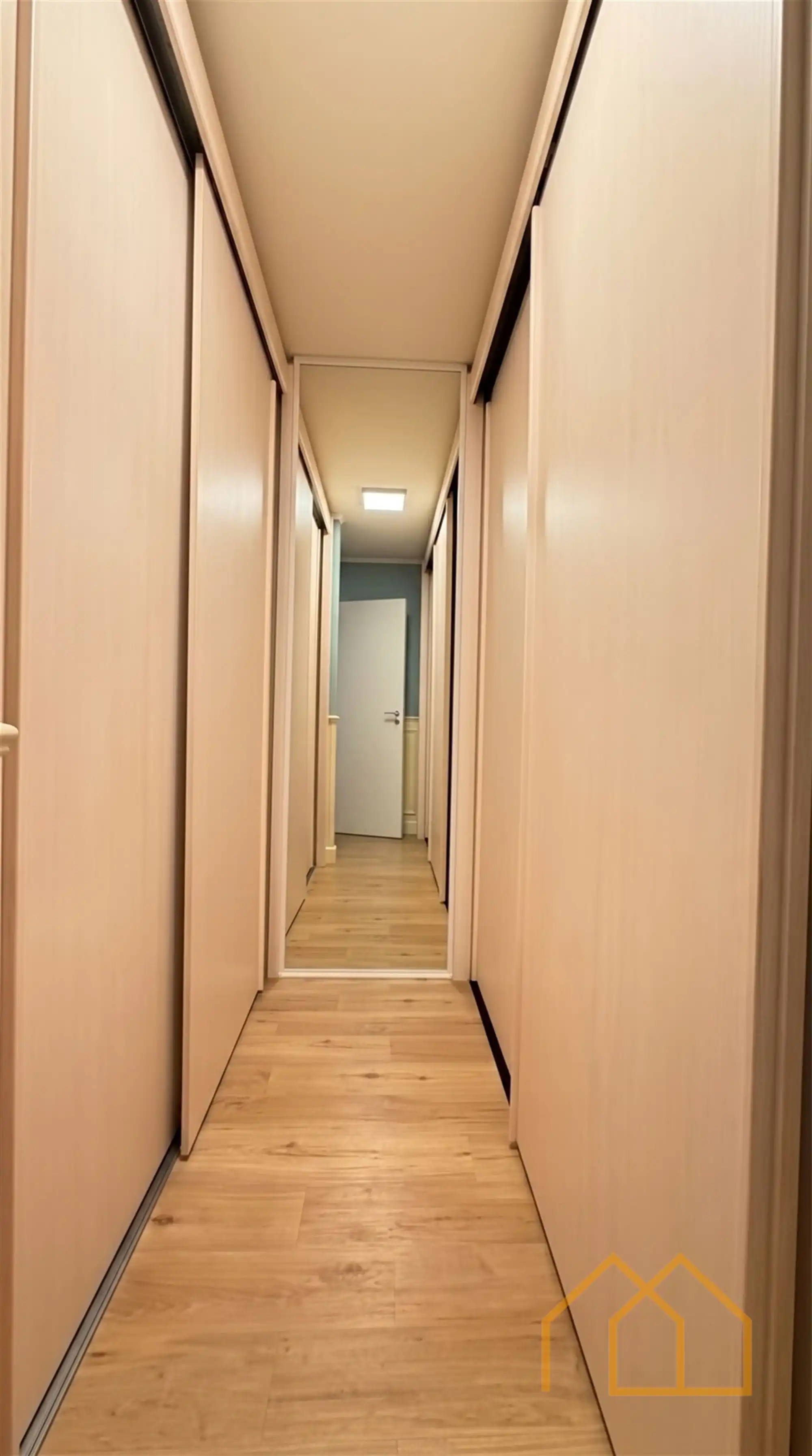 Appartement met tuin, carport en parkeerplaats foto 17