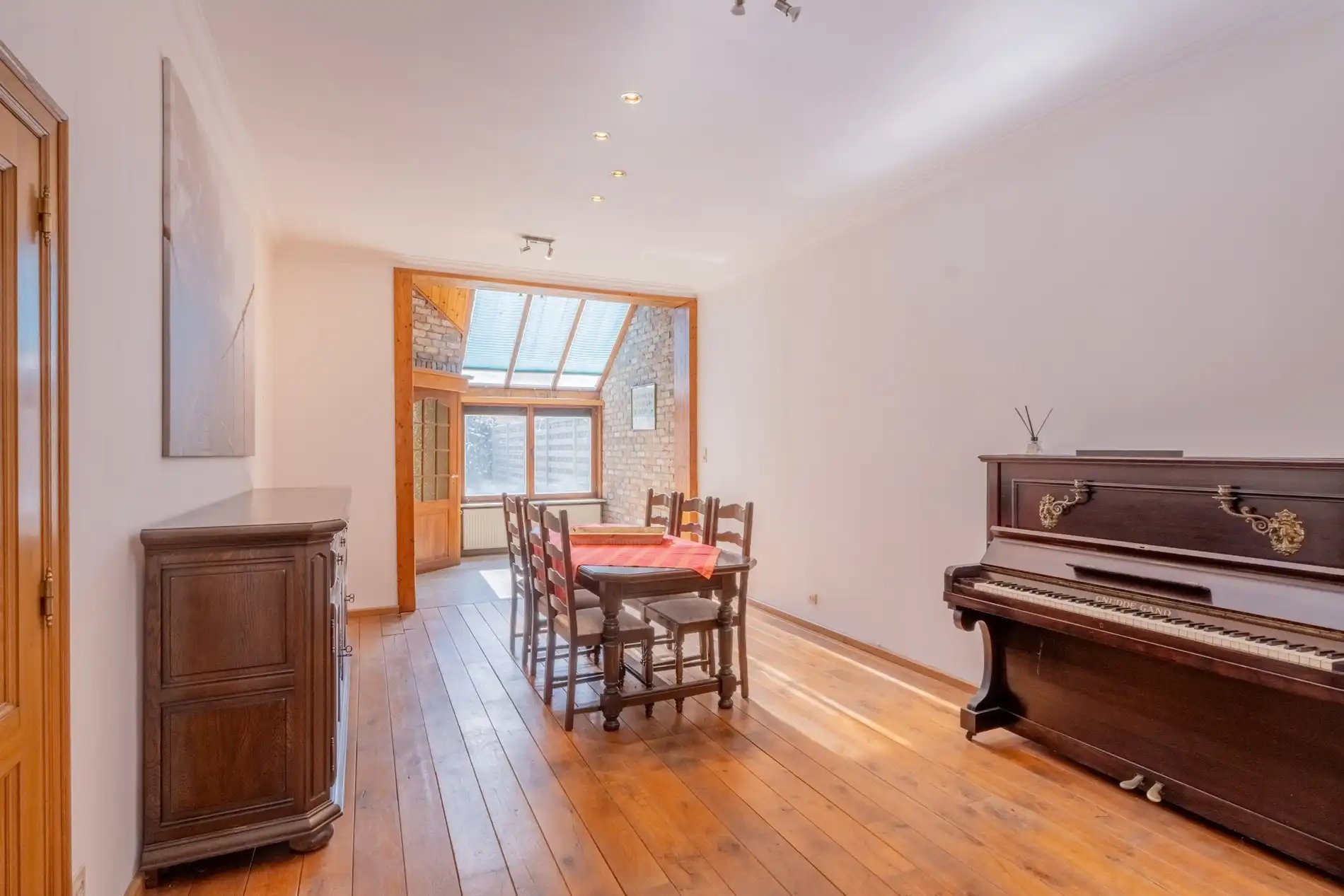 Charmant herenhuis met 5 kamers en zonnige tuin foto 4