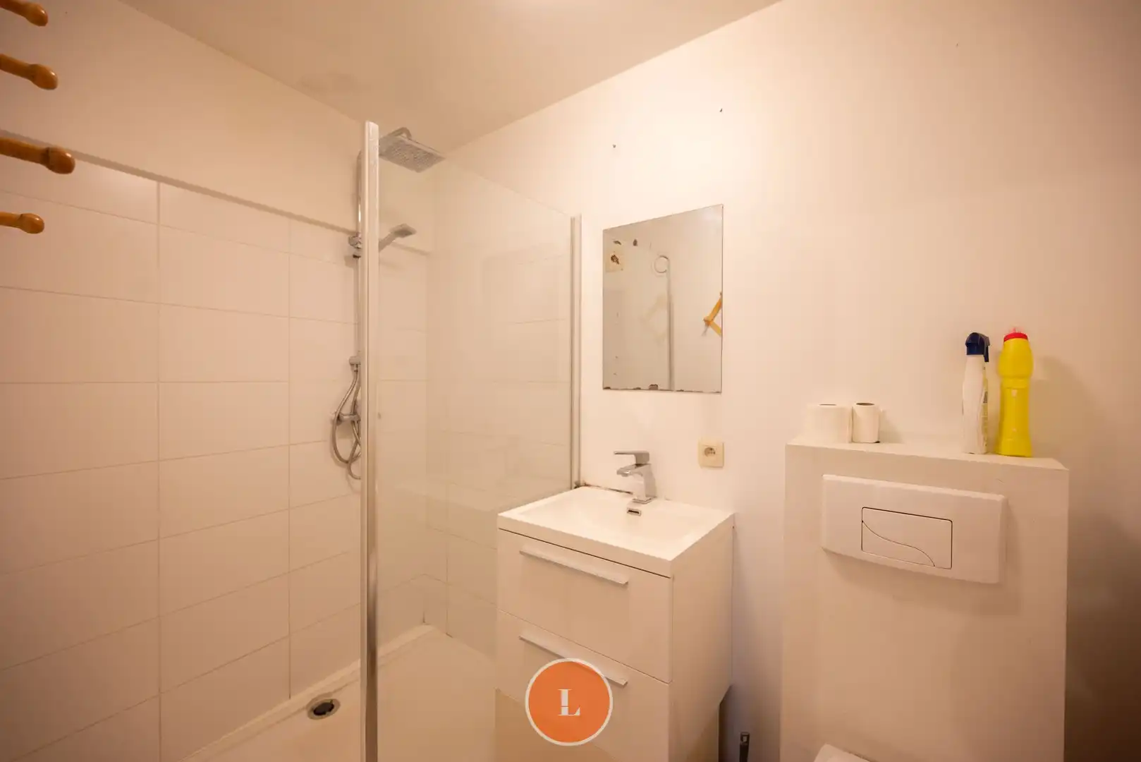 Op te frissen appartement te Kortrijk met 3 slaapkamers. foto 12