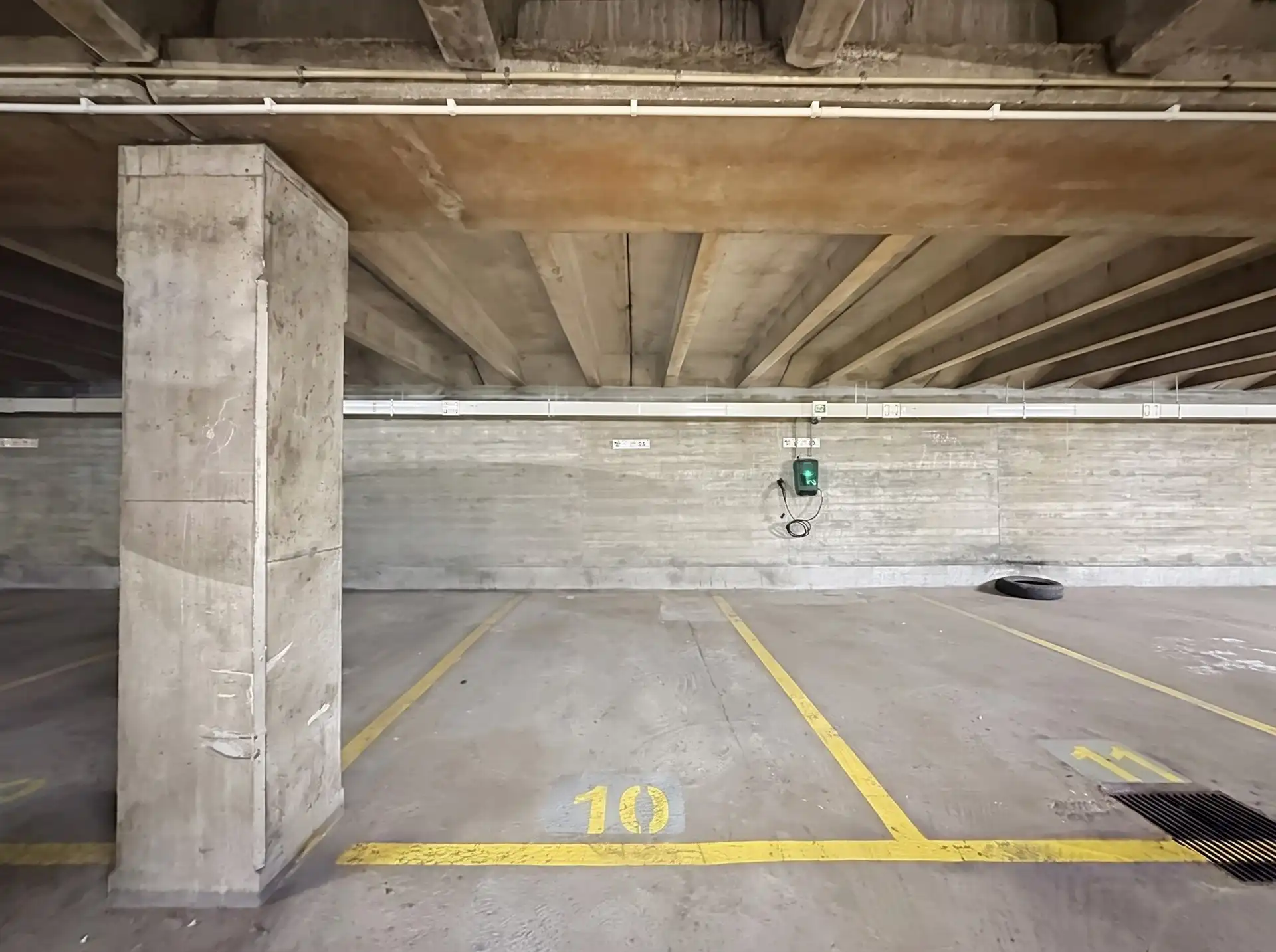 Instapklaar appartement met 2 slaapkamers en garage op toplocatie in Linkeroever! foto 15