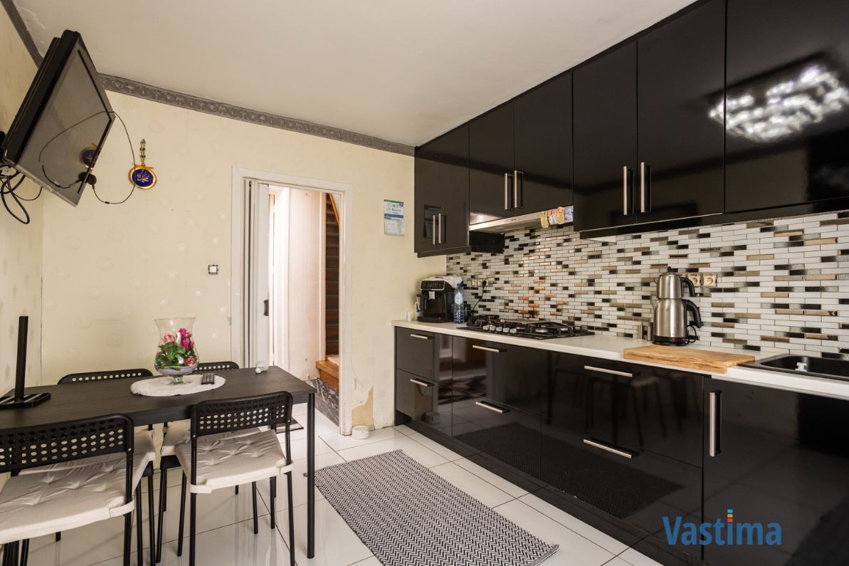Twee aanpalende woningen met loods nabij centrum Aalst – ideaal voor wonen, werken of project foto 8