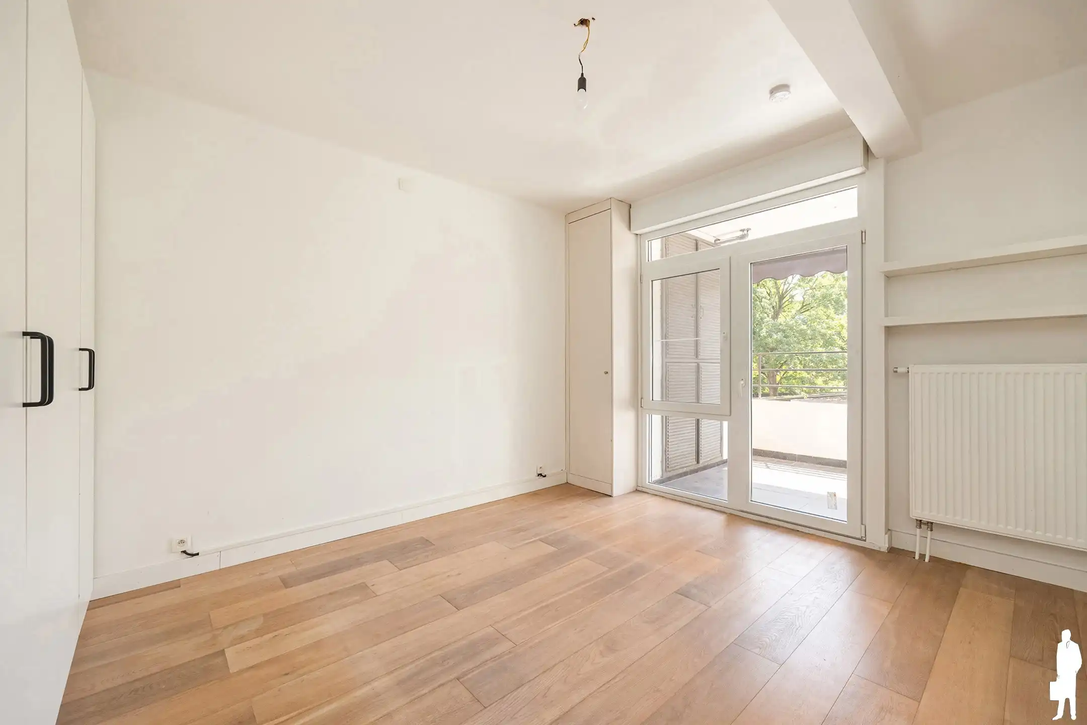 Gerenoveerd 1-slpkappartement met terras in hartje Beveren foto 6