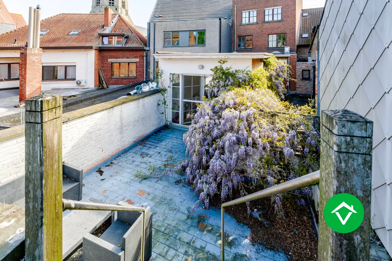 Ruim triplex appartement met 5 slaapkamers, in het centrum van Torhout foto 14