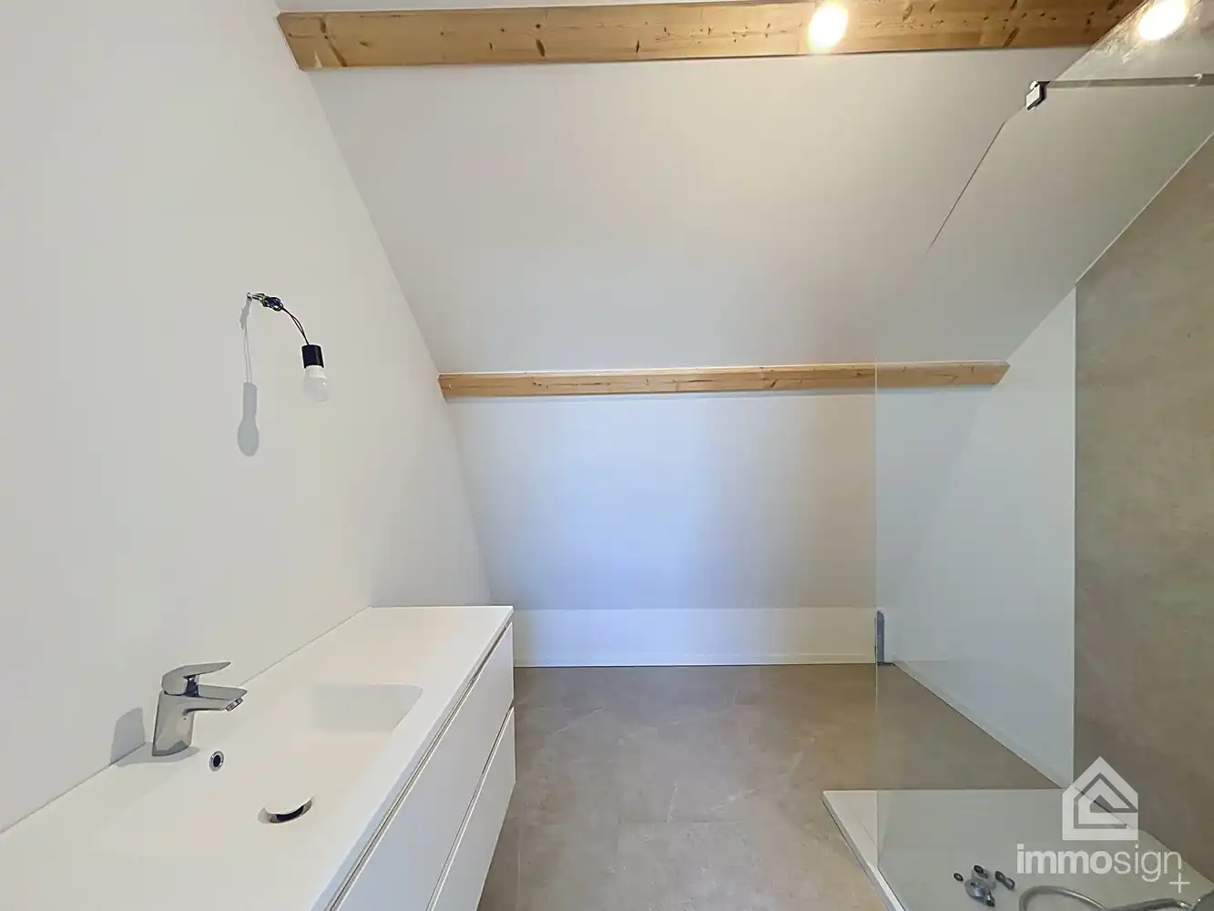 Volledig nieuwe stadswoning achter charmante gevel met stadstuin, 3 slaapkamers, 2 badkamers in Bree centrum! foto 47