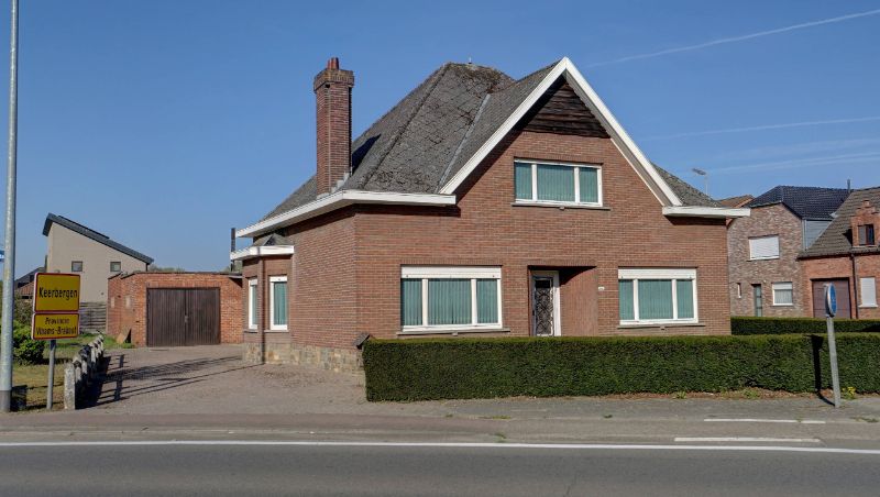 Hoofdfoto van de publicatie: Te renoveren woning met ruim bijgebouw op 10a83ca