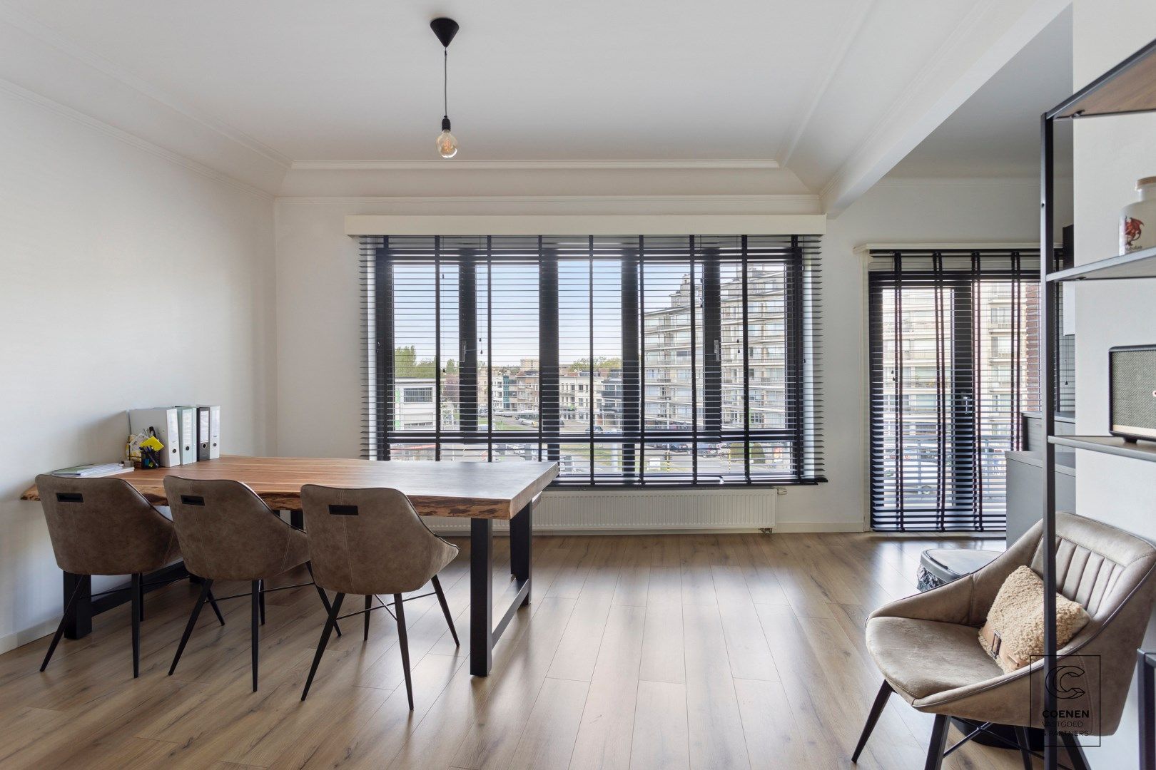 Prachtig gerenoveerd appartement met 2 slaapkamers, terras en bew. opp. van 80m2! foto 5