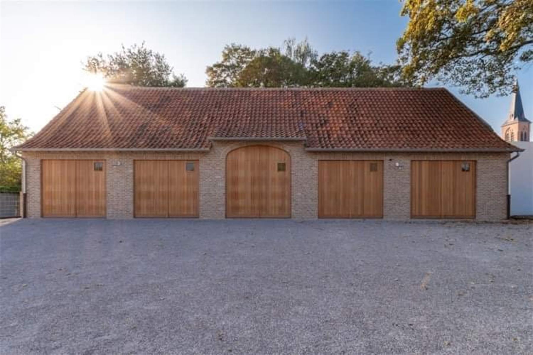 Karaktervol gelijkvloers  appartement met patio en terras foto 14