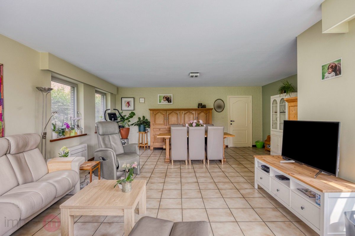 Prachtige villa (open bebouwing) met adembenemend uitzicht in rustige omgeving met 5 slaapkamers. foto 7