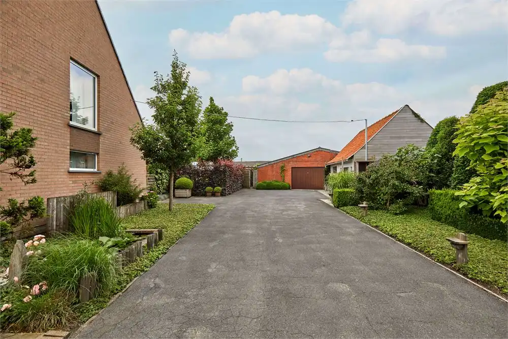 Villa met 2 loodsen (300m² / 150m²) op ca.1850m² foto 28