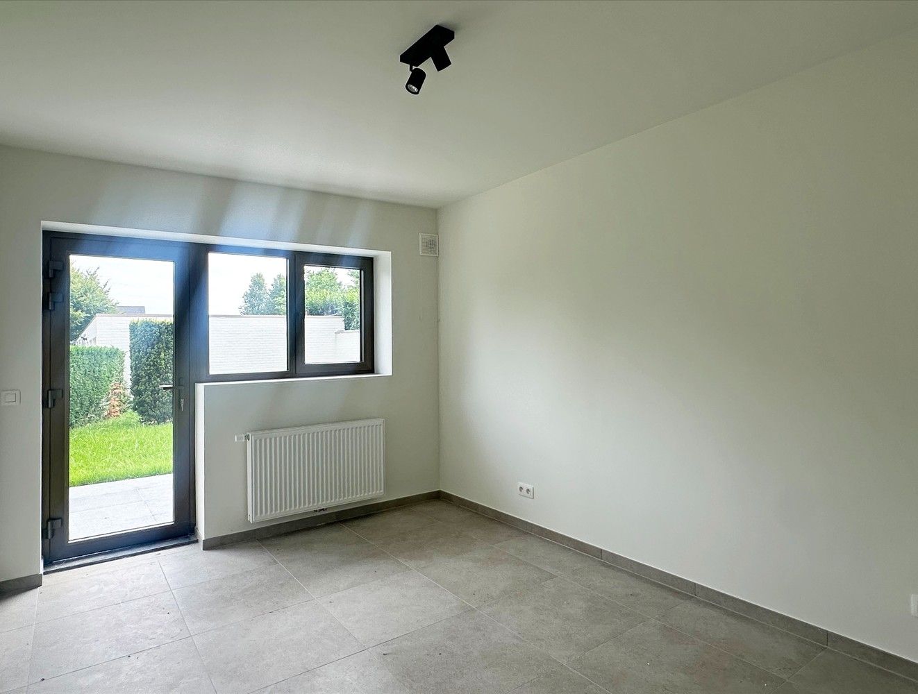 Prachtig ruim gelijkvloers appartement met 4 slaapkamers & tuin in Lier! foto 11
